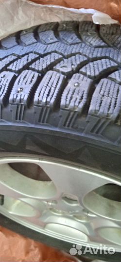 Bridgestone Blizzak Spike-02 SUV 215/65 R16 98