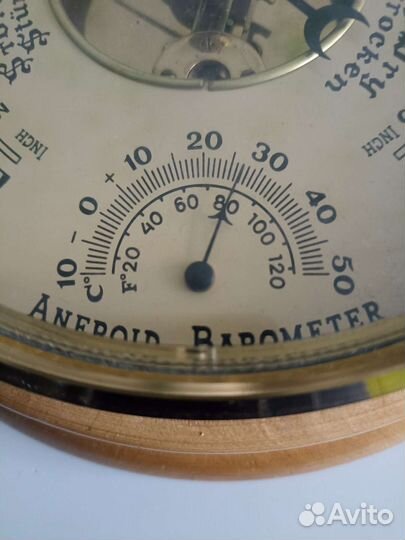 Барометр с термометром