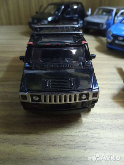 Модель автомобиля 1:43