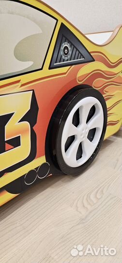 Детская кровать машинка