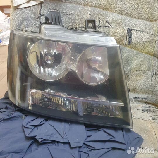 Фара chevrolet Tahoe 900