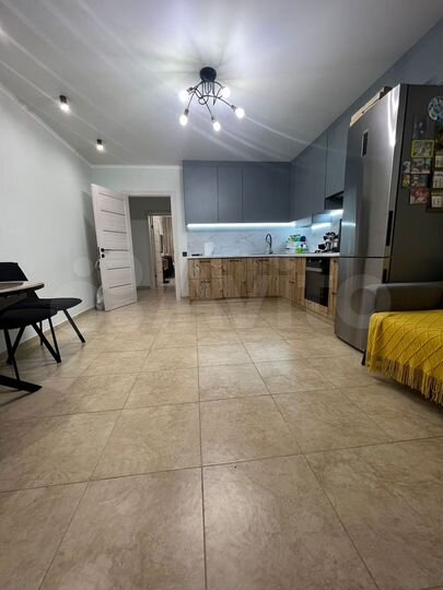 2-к. квартира, 76 м², 2/5 эт.