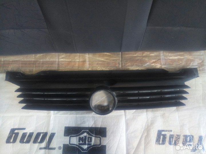 Решетка радиатора Volkswagen Transporter T4