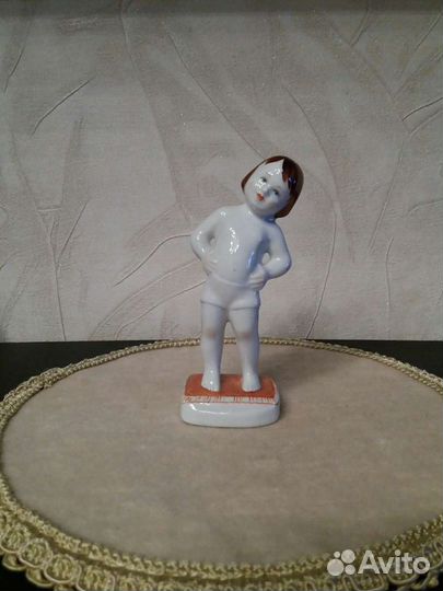 Фарфоровые статуэтки
