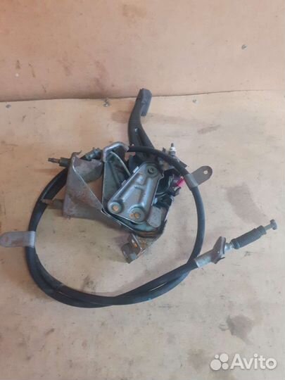 Педаль стояночного тормоза Toyota Mark II JZX110