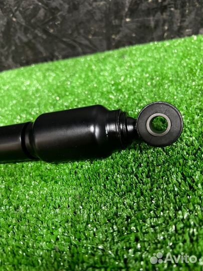 Демпфер амортизатор рулевой трапеции передний