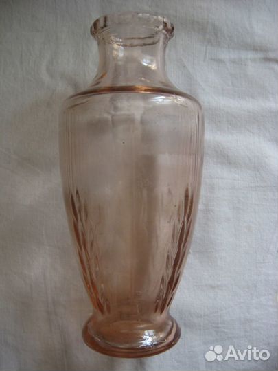 Ваза, карамельное стекло (на боках с колосками)