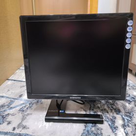 ЖК монитор Samsung SyncMaster 971P