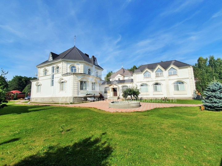 Коттедж 470,6 м² на участке 21 сот.