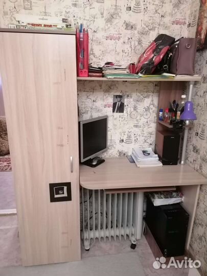Компьютерный стол и шкафчик