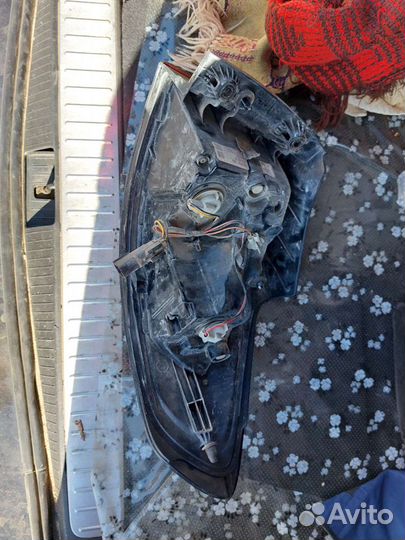 Левый фонарь