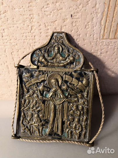 Икона старинная. Медная пластика с эмалями