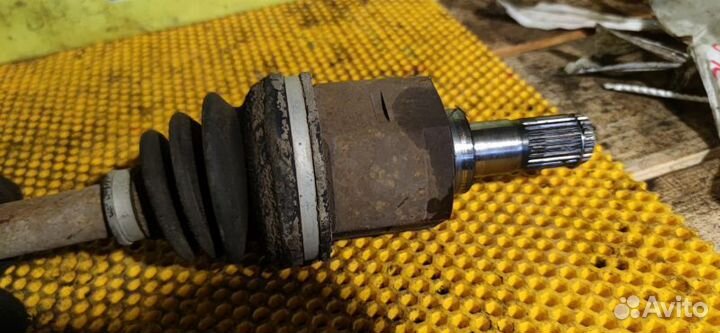 Привод передний левый Hyundai Elantra