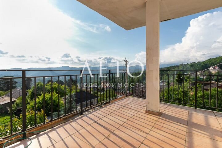 Дом 237 м² на участке 3,5 сот.