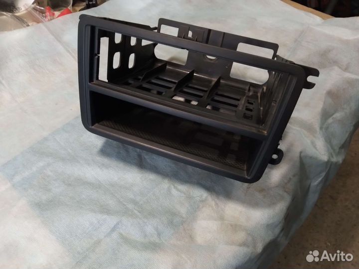 Рамка под магнитолу 1 DIN. VAG