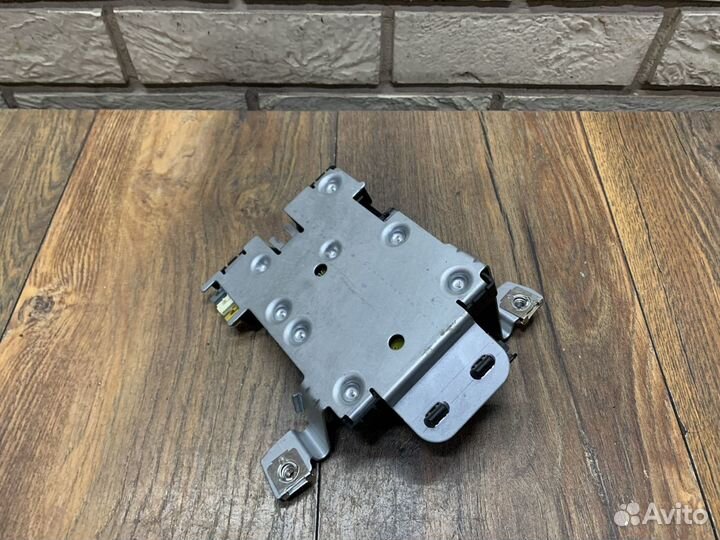 Audi A3 8P Блок электронный усилитель антенны