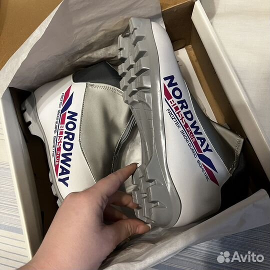 Лыжные ботинки