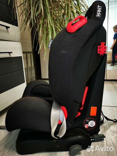 Автокресло с isofix от 9-18 кг