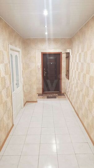 3-к. квартира, 70,4 м², 2/10 эт.