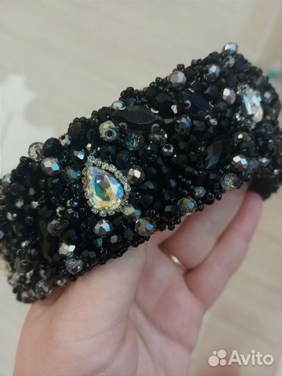 Новый современный кокошник черный