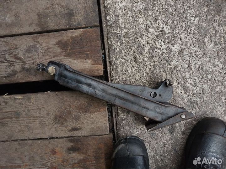 Штатный домкрат mercedes