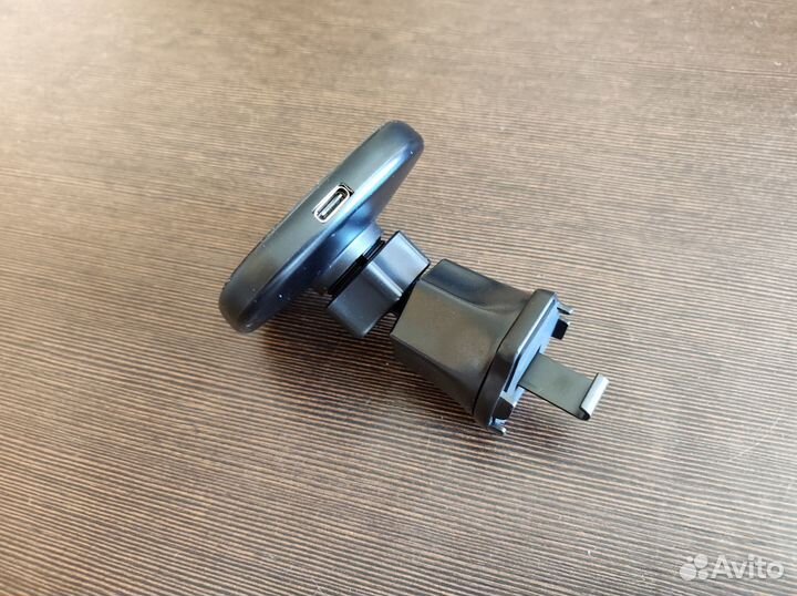 Магнитный держатель с зарядкой беспроводной 15в