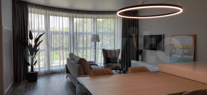 2-к. квартира, 90,2 м², 3/10 эт.