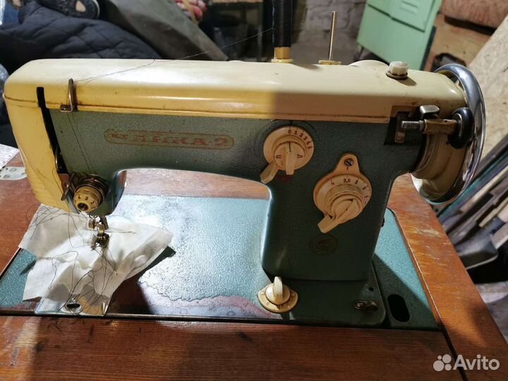 Швейная машина Чайка 2