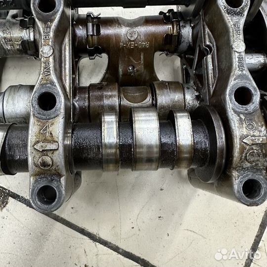 Распредвалы в сборе с постелью и шестернями фаз Ho