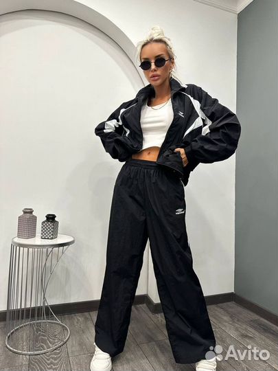 Спортивный костюм женский