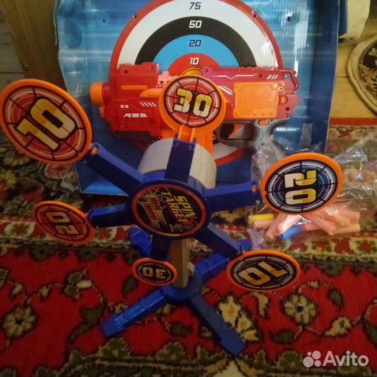 Игрушечный бластер с мягкими пульками