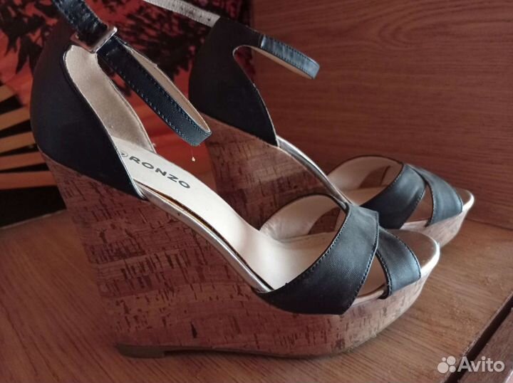 Босоножки 38