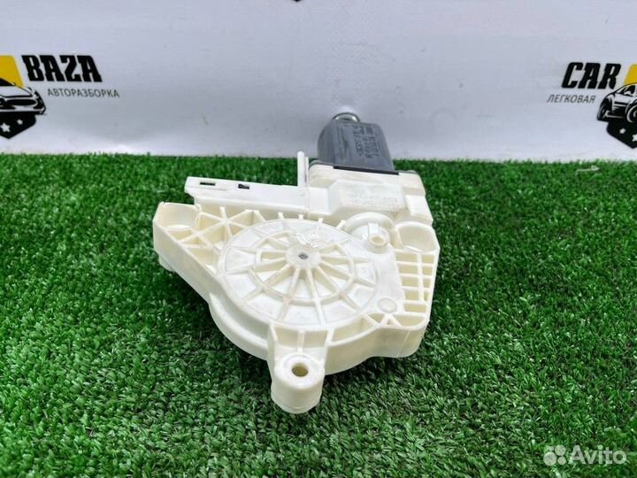 Моторчик стеклоподъемника передний левый L