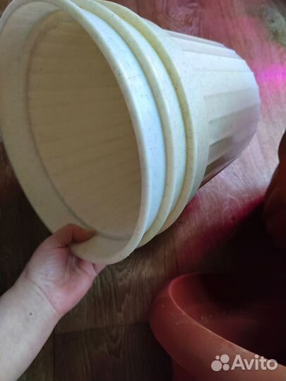 Горшки цветочные объём 10 л. бу