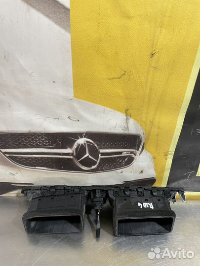 Дефлектор печки центральный Киа Рио 4