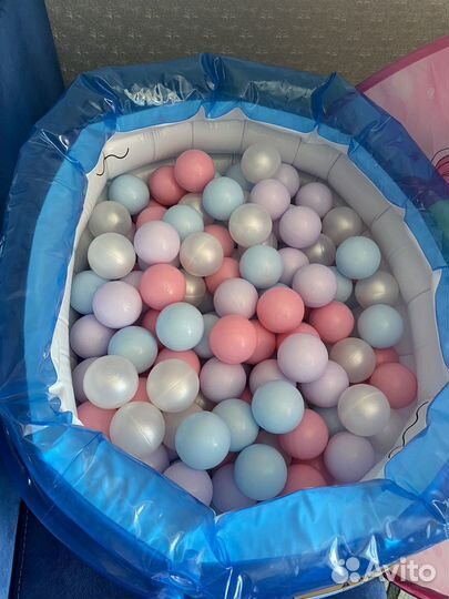 Сухой бассейн с шариками