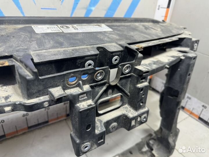 Панель передняя (телевизор) Volkswagen Passat B7