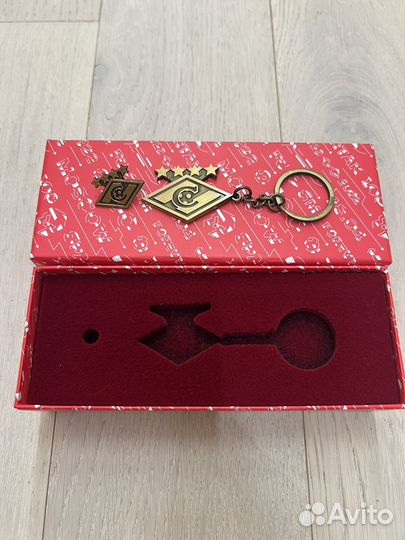 Набор фк Спартак Брелок и значок античное золото