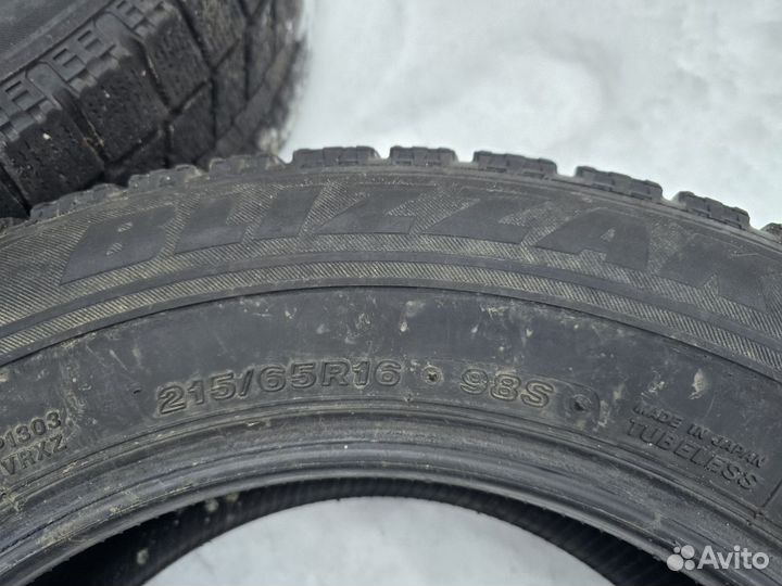 Bridgestone Blizzak VRX 215/65 R16 98S