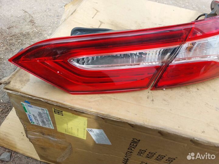 Фонарь задний Toyota Camry V70 2017-2022