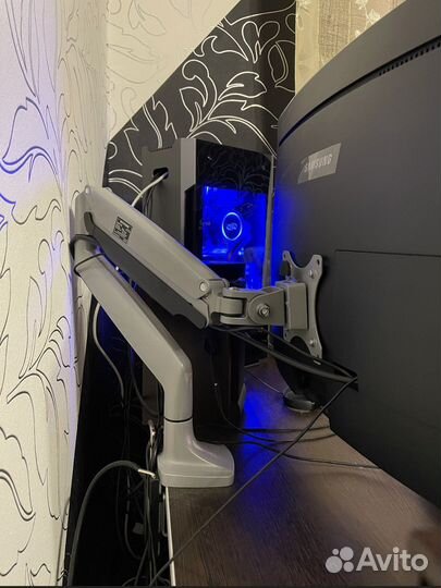 Кронштейн для монитора