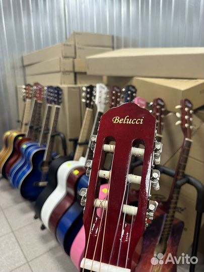 Классическая гитара оранжевая