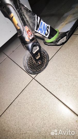 Трюковой самокат кастом парк