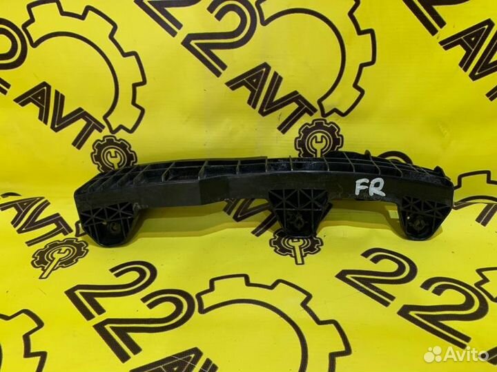 Крепление бампера переднее правое Lexus Gs350