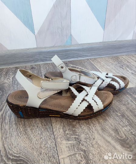 Сандалии для девочки
