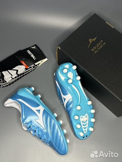 Футбольные бутсы mizuno