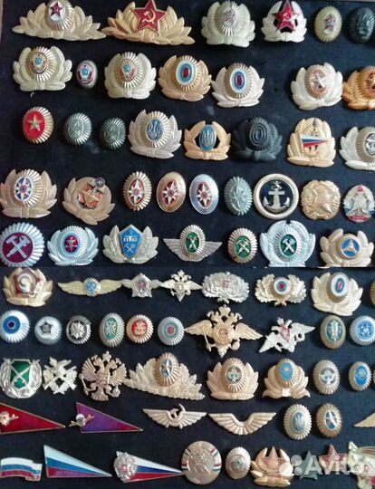 Кокарды и эмблемы, знаки