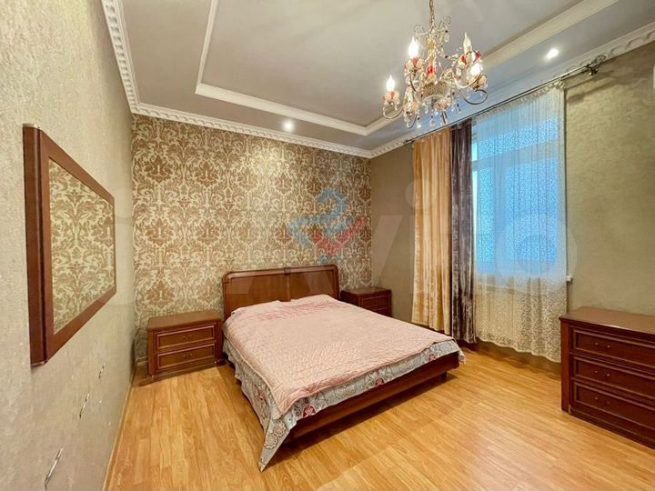2-к. квартира, 90 м², 2/7 эт.