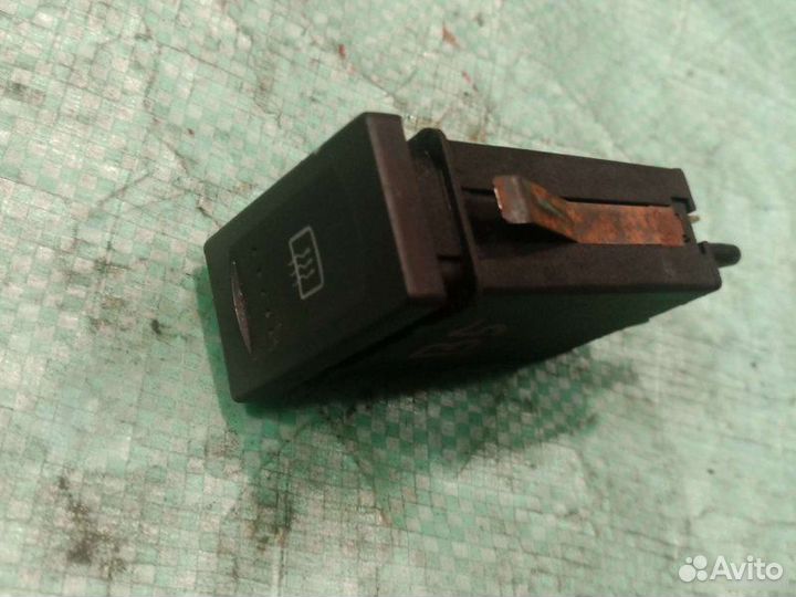 Кнопка подогрева стекла задняя Volkswagen Passat