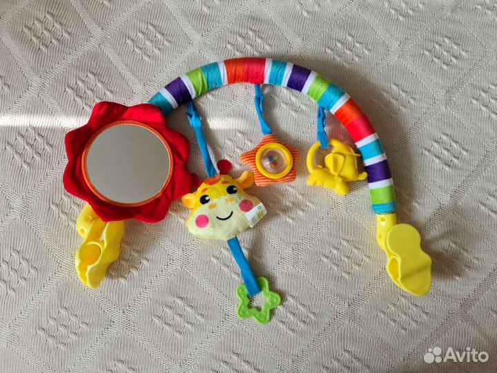 Дуга с игрушками